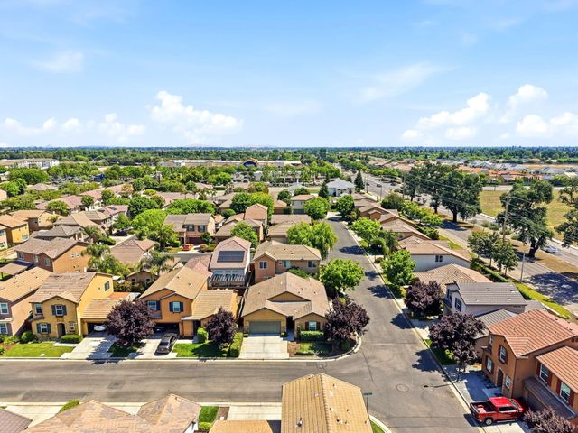 3026 Winslow Street, Visalia, CA 93291