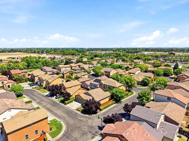 3026 Winslow Street, Visalia, CA 93291