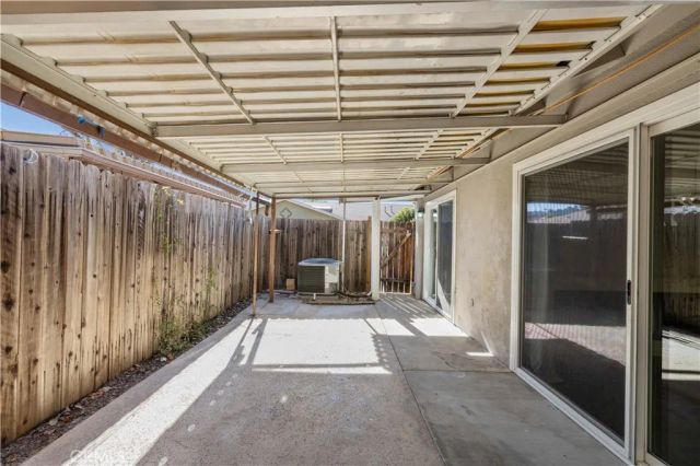 26824 Circle Of The Oaks, Newhall, CA 91321