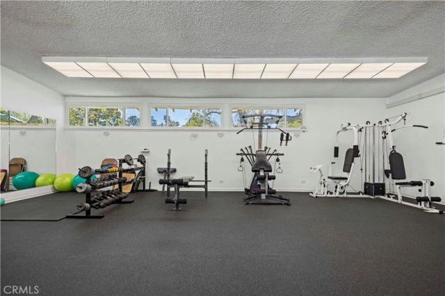 26824 Circle Of The Oaks, Newhall, CA 91321