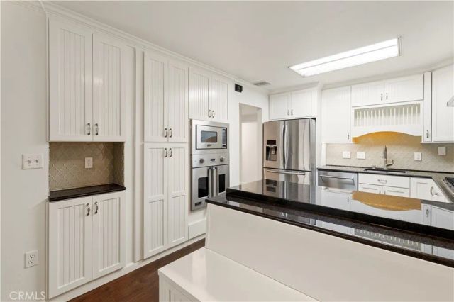 26824 Circle Of The Oaks, Newhall, CA 91321