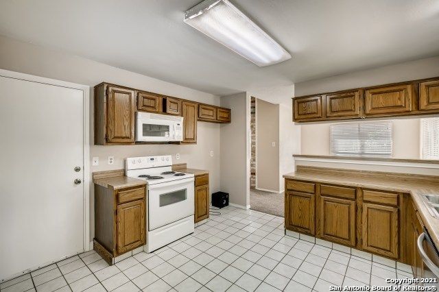 2809 HIDDEN GROVE LN, Schertz, TX 78154