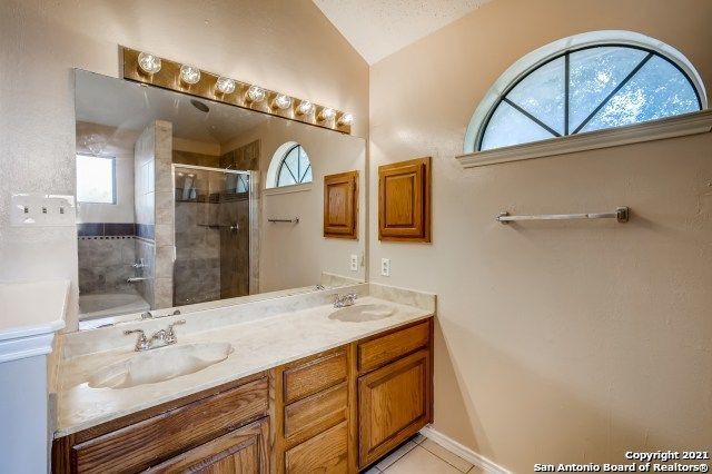 2809 HIDDEN GROVE LN, Schertz, TX 78154