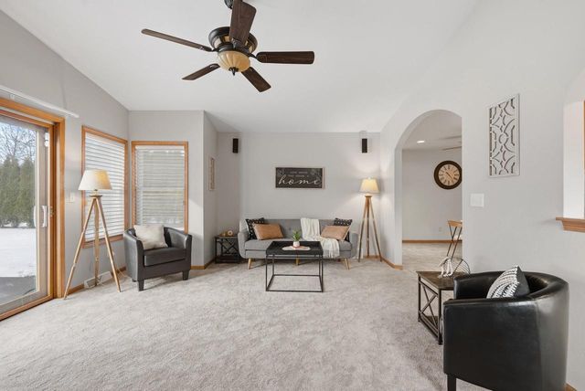 1325 S WESTHAVEN DRIVE, Oshkosh, WI 54904