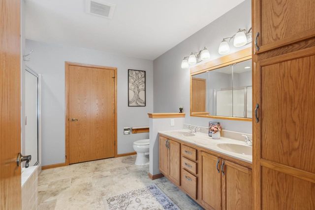 1325 S WESTHAVEN DRIVE, Oshkosh, WI 54904