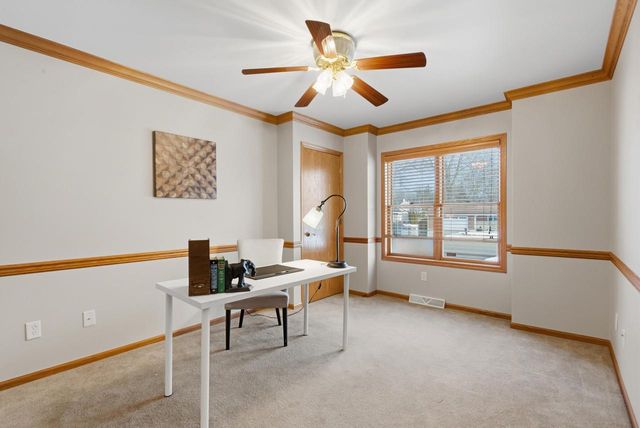 1325 S WESTHAVEN DRIVE, Oshkosh, WI 54904