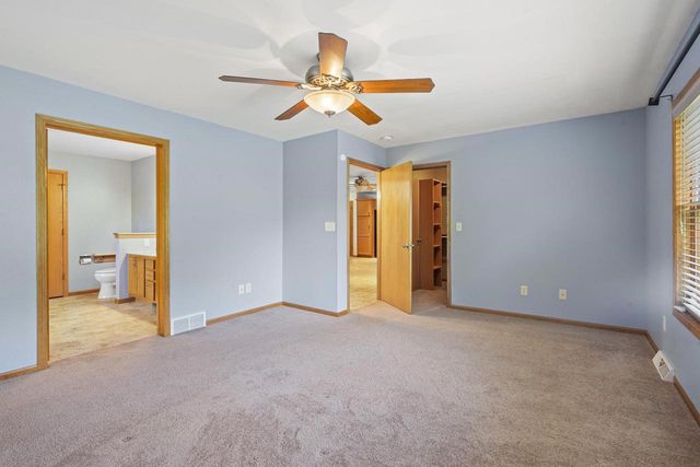 1325 S WESTHAVEN DRIVE, Oshkosh, WI 54904