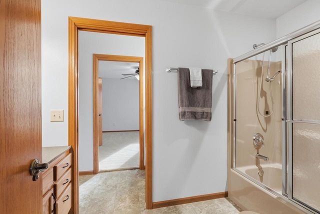 1325 S WESTHAVEN DRIVE, Oshkosh, WI 54904