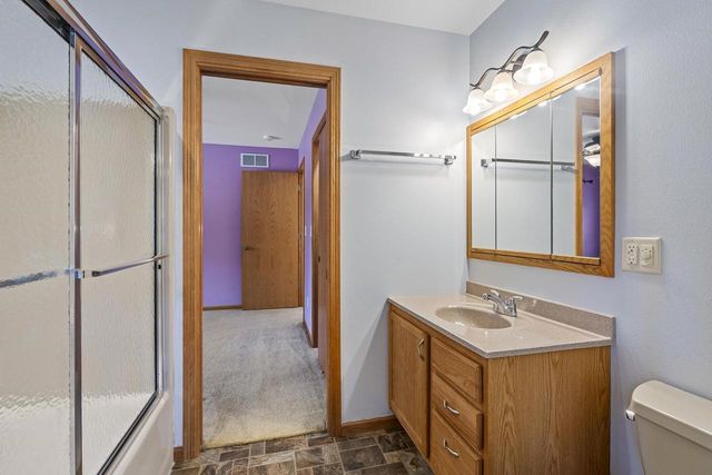 1325 S WESTHAVEN DRIVE, Oshkosh, WI 54904