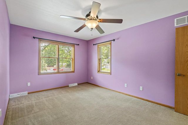 1325 S WESTHAVEN DRIVE, Oshkosh, WI 54904