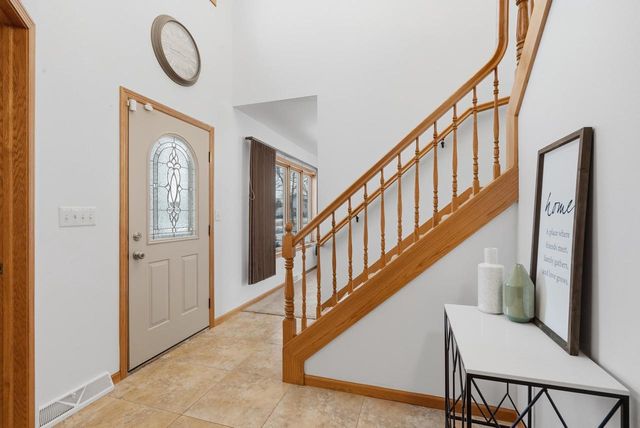 1325 S WESTHAVEN DRIVE, Oshkosh, WI 54904