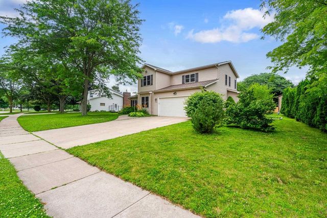 1325 S WESTHAVEN DRIVE, Oshkosh, WI 54904