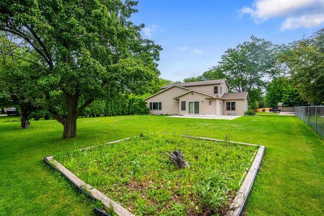 1325 S WESTHAVEN DRIVE, Oshkosh, WI 54904