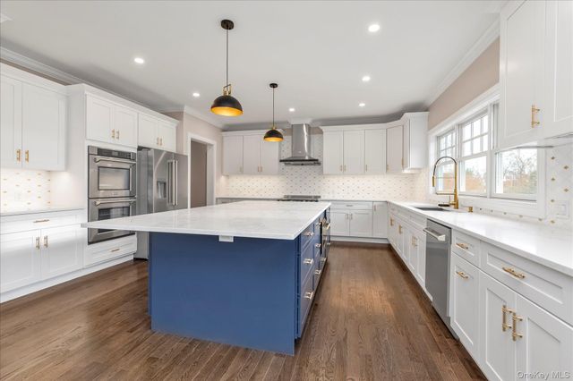 34 Calumet Drive, Dix Hills, NY 11746