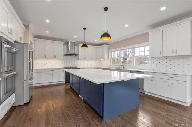 34 Calumet Drive, Dix Hills, NY 11746