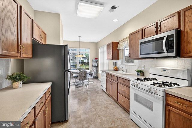 164 TUNICFLOWER LN, Princeton Junction, NJ 08550