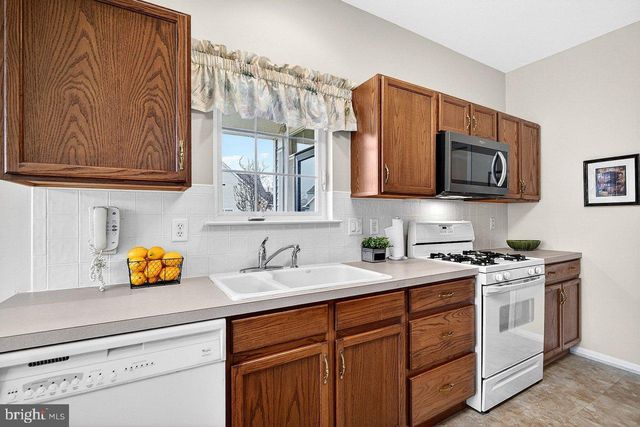 164 TUNICFLOWER LN, Princeton Junction, NJ 08550