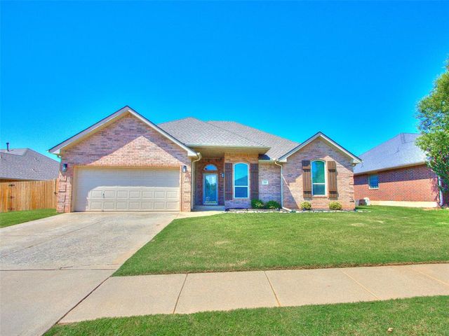 713 Vickery Avenue, Yukon, OK 73099