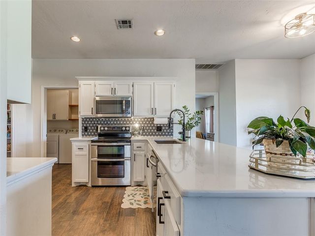 713 Vickery Avenue, Yukon, OK 73099