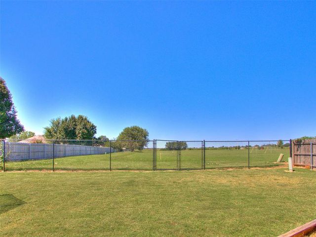 713 Vickery Avenue, Yukon, OK 73099