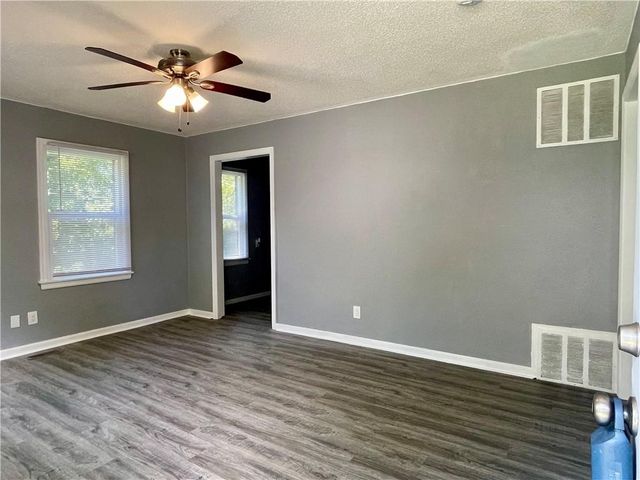 732 W Stone Street, Independence, MO 64050