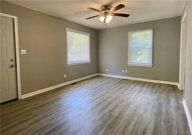 732 W Stone Street, Independence, MO 64050