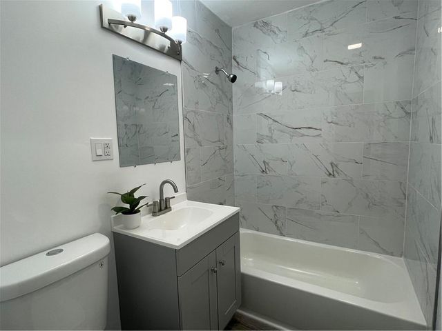 732 W Stone Street, Independence, MO 64050