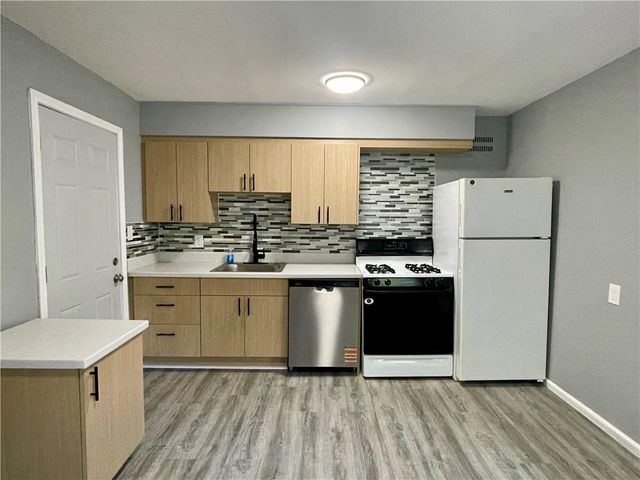732 W Stone Street, Independence, MO 64050