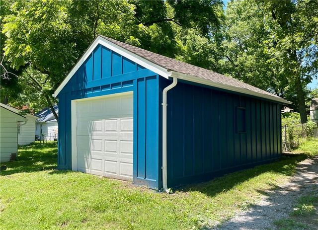 732 W Stone Street, Independence, MO 64050