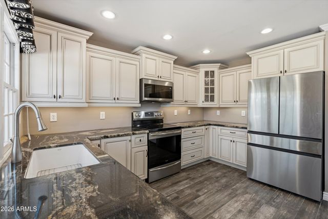 4422 W WAGONER Road, Glendale, AZ 85308