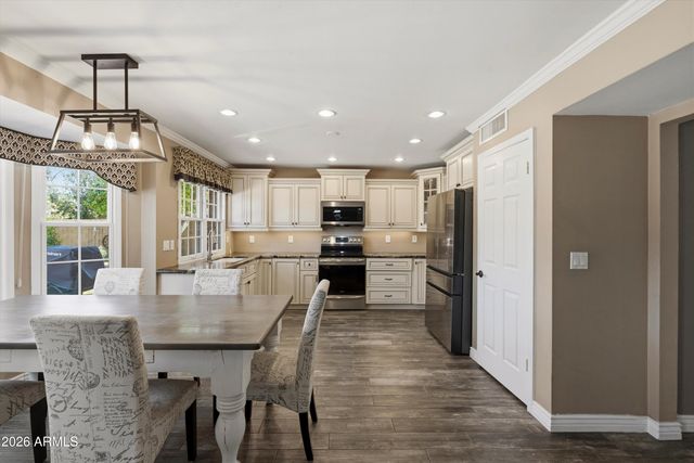 4422 W WAGONER Road, Glendale, AZ 85308