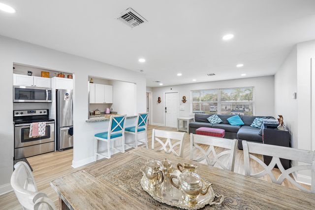 12015 Colony Avenue, Palm Beach Gardens, FL 33410