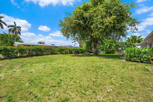 12015 Colony Avenue, Palm Beach Gardens, FL 33410