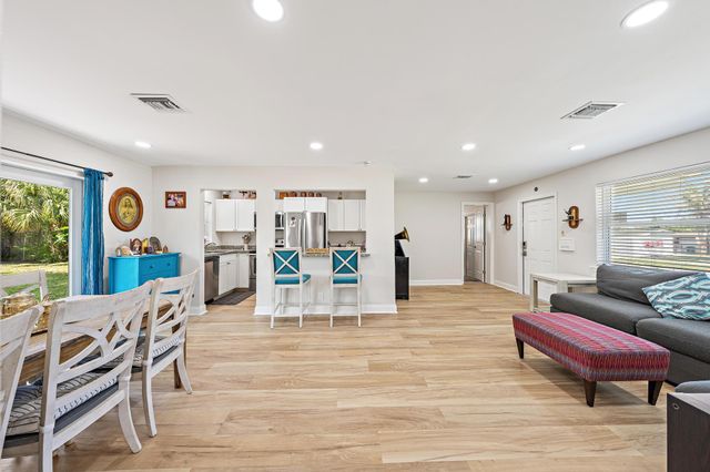 12015 Colony Avenue, Palm Beach Gardens, FL 33410