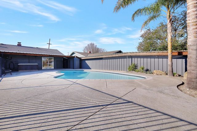 7307 N Roberta Way, Marysville, CA 95901