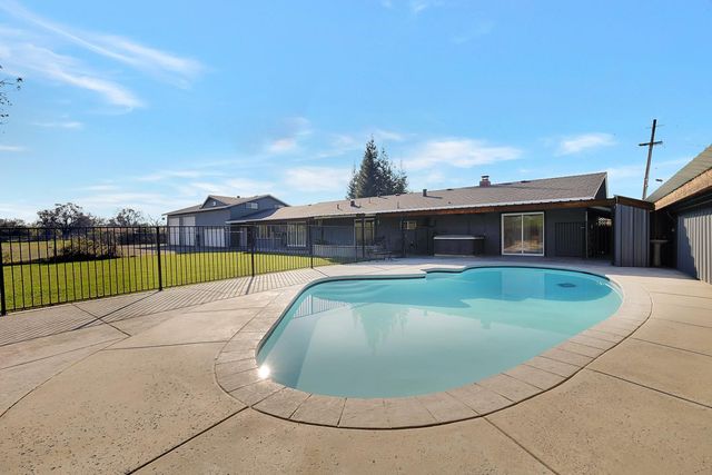 7307 N Roberta Way, Marysville, CA 95901