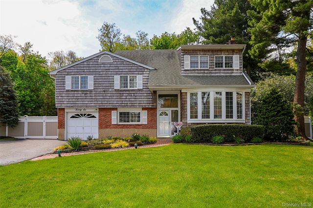 26 Daniel Drive, Glen Cove, NY 11542