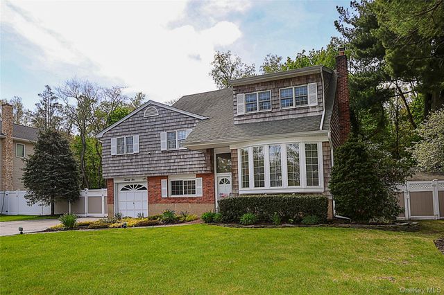 26 Daniel Drive, Glen Cove, NY 11542