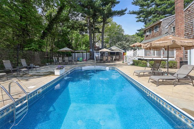 26 Daniel Drive, Glen Cove, NY 11542