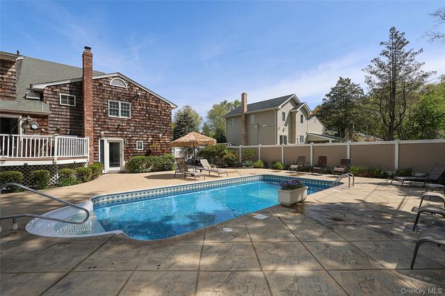 26 Daniel Drive, Glen Cove, NY 11542