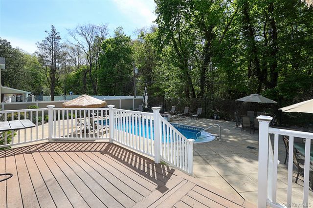 26 Daniel Drive, Glen Cove, NY 11542