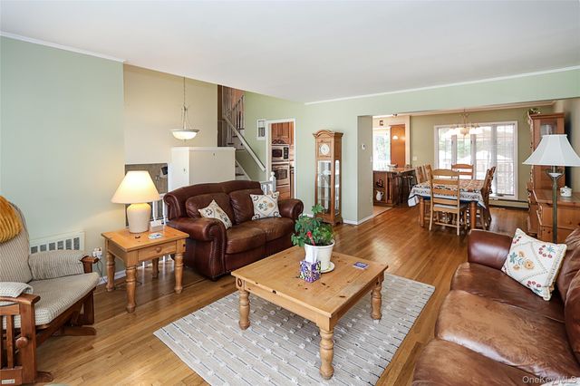 26 Daniel Drive, Glen Cove, NY 11542