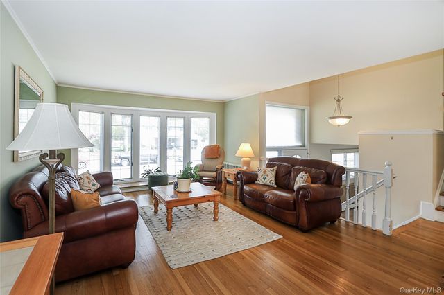 26 Daniel Drive, Glen Cove, NY 11542