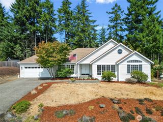 7836 Amethyst Loop NW, Silverdale, WA 98383