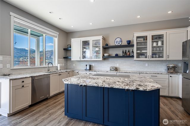 665 Manson Boulevard, Manson, WA 98831