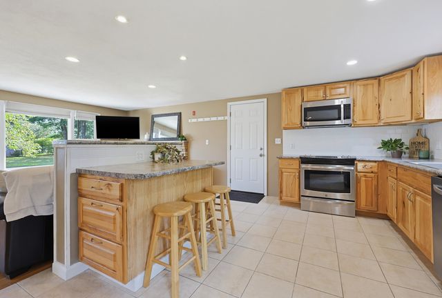 12 Olive Avenue, Salem, NH 03079