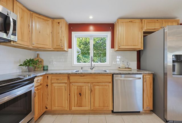 12 Olive Avenue, Salem, NH 03079