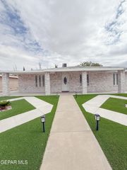 3112 EADS Place, El Paso, TX 79935