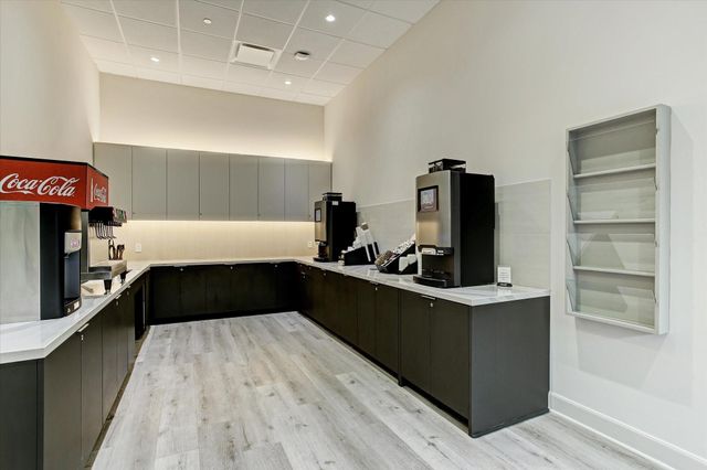 3333 Allen Parkway 701, Houston, TX 77019