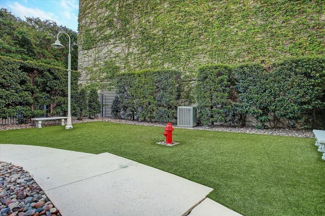 3333 Allen Parkway 701, Houston, TX 77019